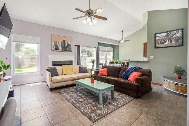 Photo - 709 Sapling Cove