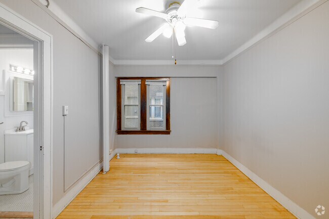 1BR, 1BA - 713SF - Bedroom