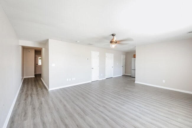 Photo - 122 Village Pkwy