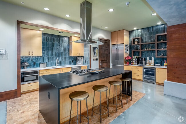 Clubhouse Resident Kitchen - LINQ Midtown