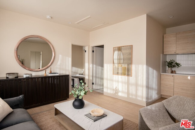 Photo - 4205 Blanchard St