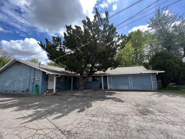 Photo - 3216 Godman Ave Unidad B