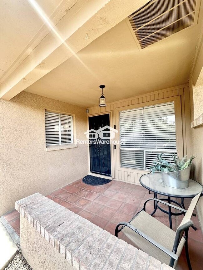 Building Photo - Remodeled 2 Br 2 Ba 1 Carport Condo Near 7th Ave and Loop 101 in N. Phoenix