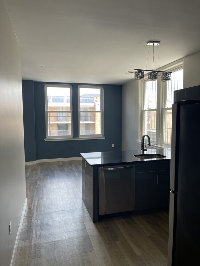 Photo - 99 W Main St Unidad 202