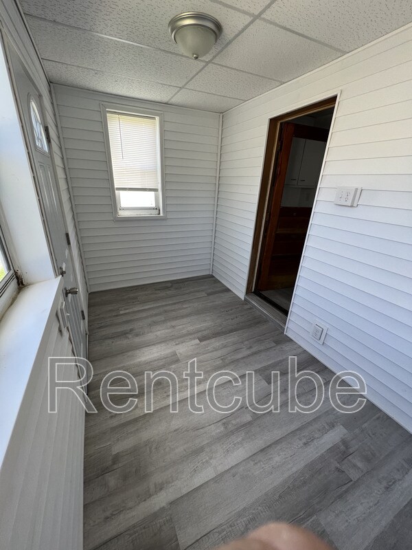 Photo - 1704 Rhomberg Ave