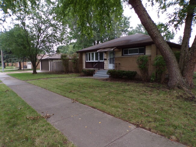 Photo - 753 Ford Ave House