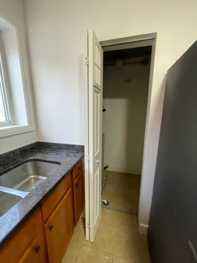 Photo - 5055 W Montana St Unidad 2