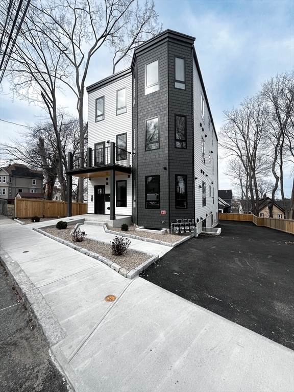 Photo - 22 Mt Bowdoin Terrace Apartment Unit 2 & 3