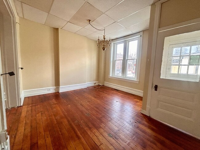 Photo - 560 Manor St Unit Apt 1