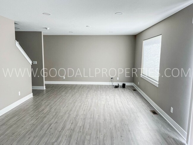 Photo - 4-Bedroom, 3.5-Bath Home with Walkout Finished Basement in Norwalk