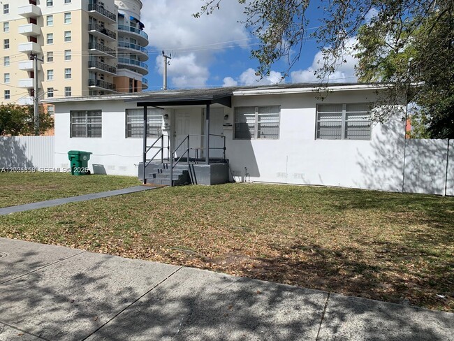 Building Photo - 1393 NW 53rd St Unit 0