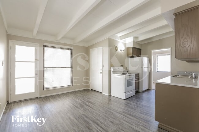 Photo - 333 S Mallard St