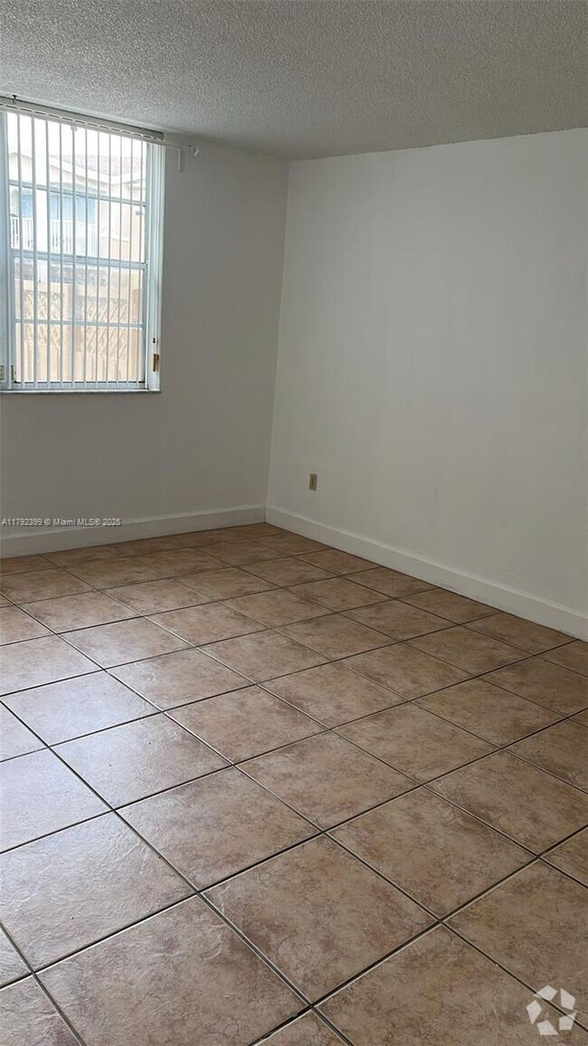Building Photo - 4430 NW 79th Ave Unit 1D Rental