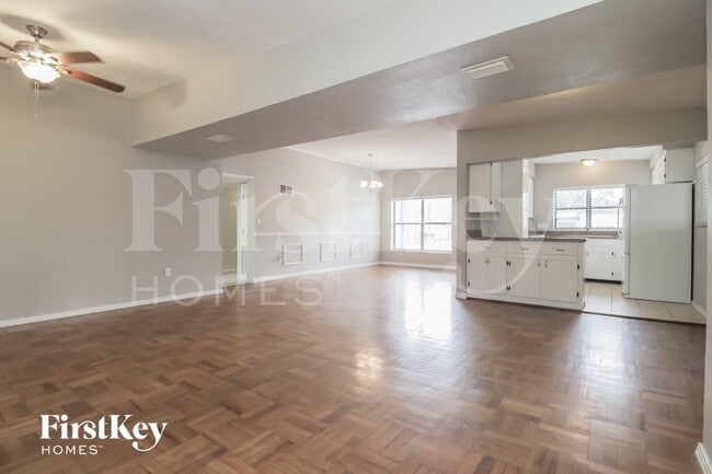 Photo - 2812 Walnut St