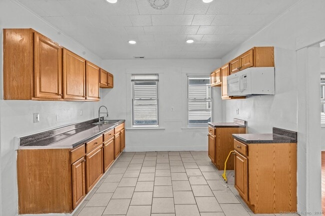 Building Photo - 50 Blake St