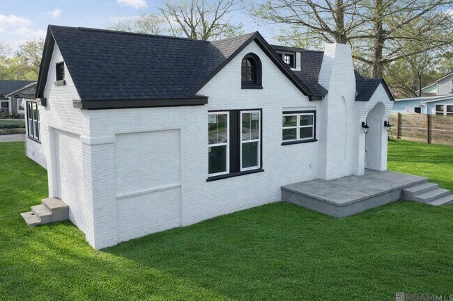Photo - 4809 Longfellow Dr