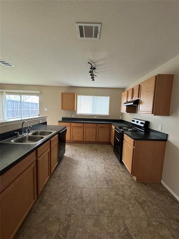 2009 Kings Forest Dr