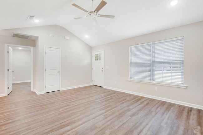 Photo - JESUP HOME FOR RENT!!