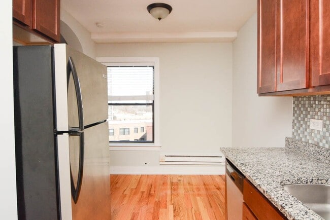 Photo - 562 W Arlington Unit 308