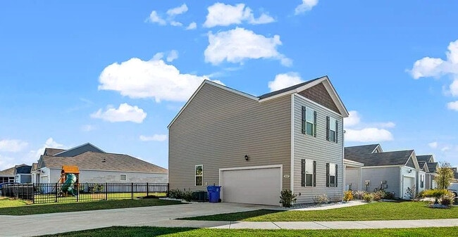 Photo - 2807 Ophelia Way