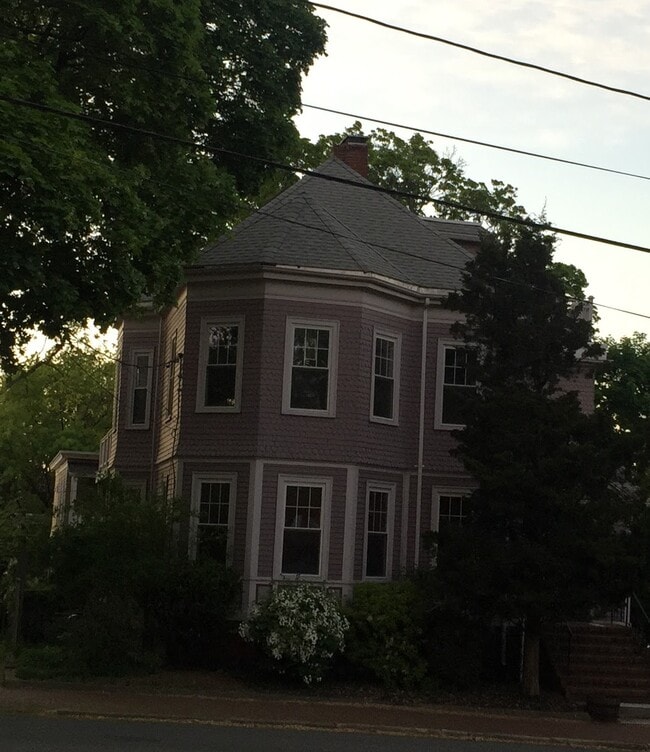 Building Photo - 89 Upland Road Unit 1