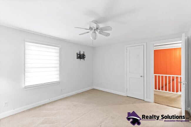 Photo - 142 Palmer Ln