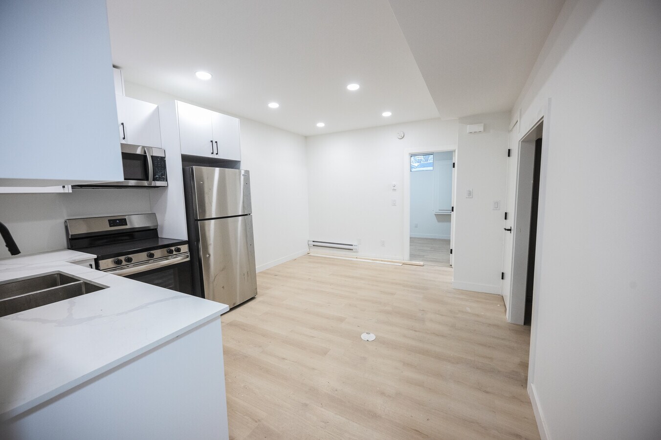 Photo - 412 Ferry Rd