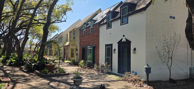 Photo - 5217 Arboles Dr Unit D