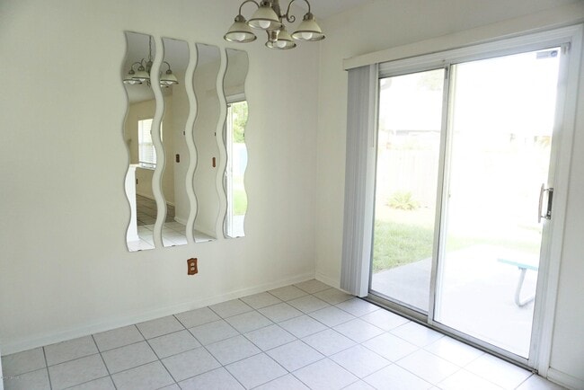 Photo - 3915 Station Ct S