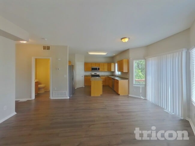 Photo - 1287 Livingston Ave