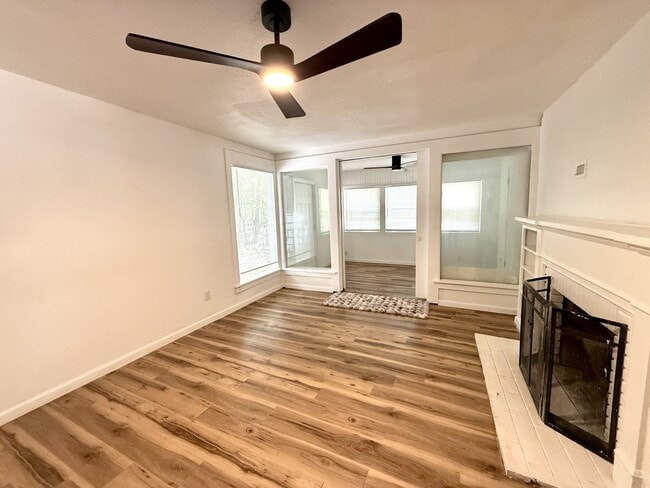Photo - 710 F St NW