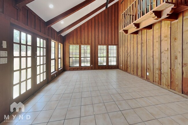 Photo - 1215 Spring Lake Dr