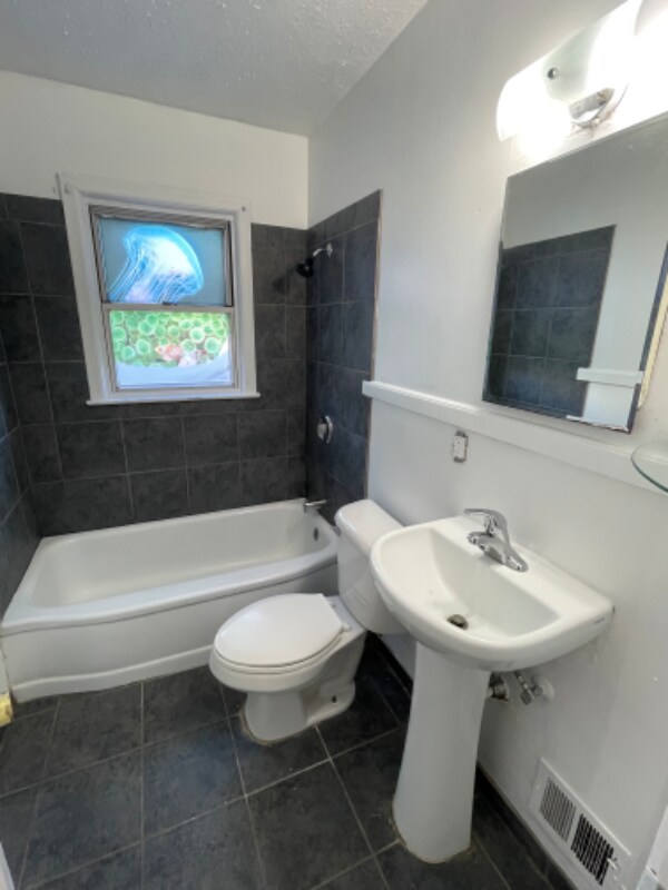 2111 Monroe St Rental House Rental in Omaha, NE