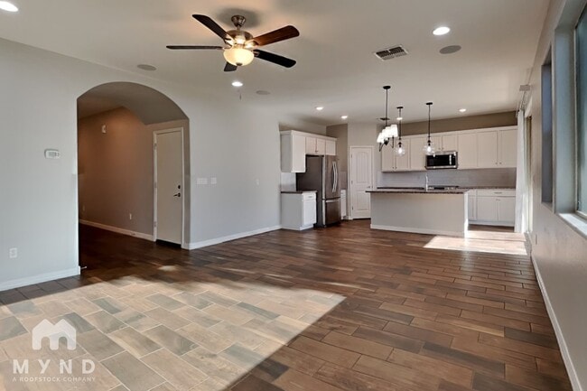 Photo - 421 N 119th Dr
