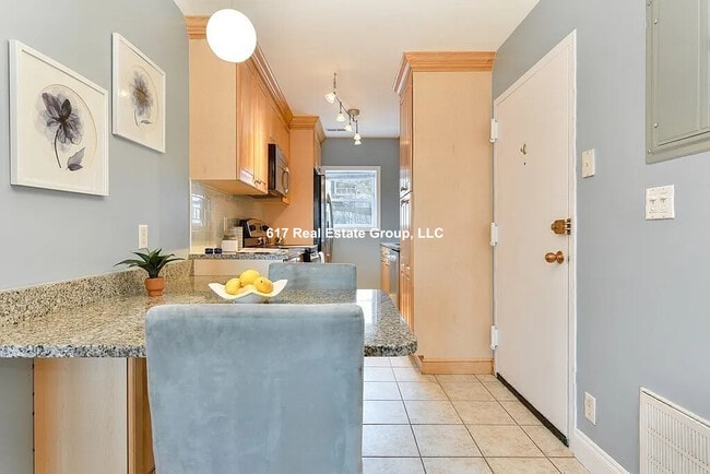 Photo - 168 Newton St Unit 03