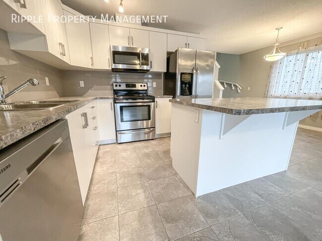 Photo - Great 3 bedroom 2.5 bathroom | End Unit Townhouse