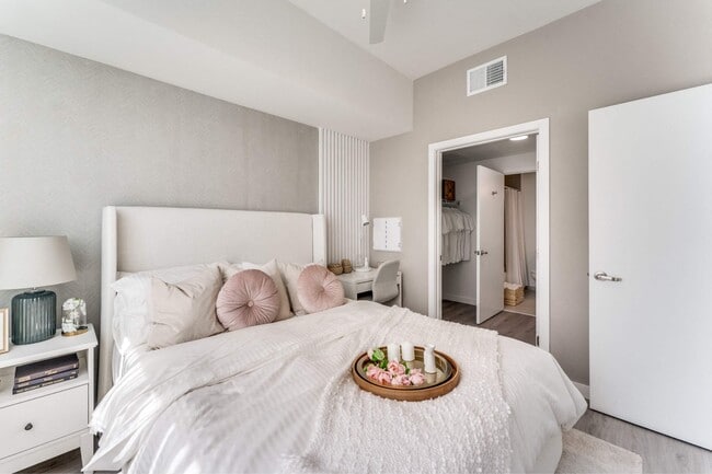 Photo - Resia Hutto Square