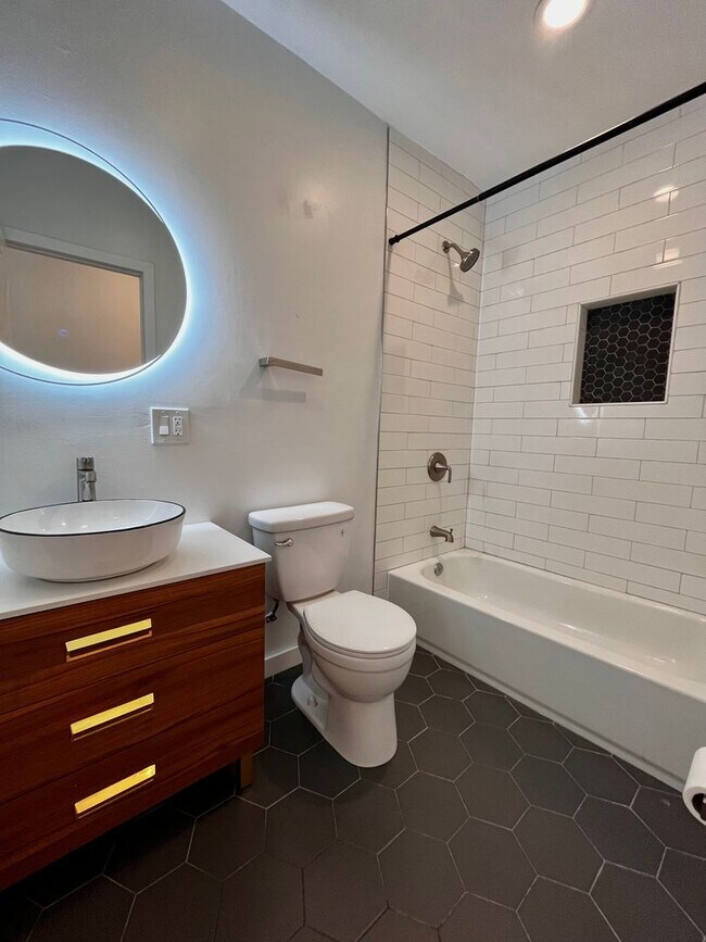 454 E Girard Ave Unit 3