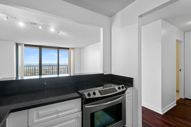 Building Photo - 2700 W North Ave Unit 206
