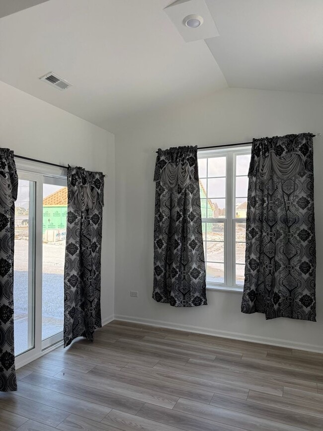 Photo - 7603 Honeysuckle Ln