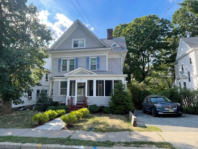 Front View w/ Screened Porch