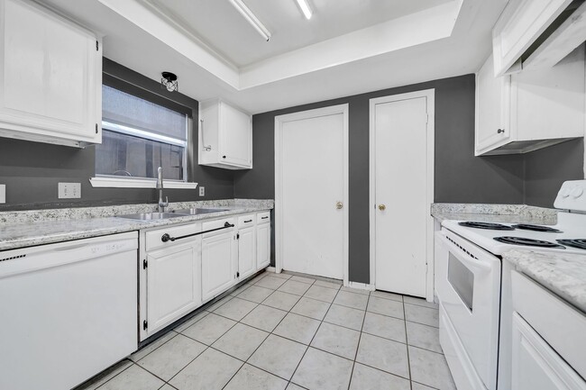 Photo - Beautiful 3 bed 2 bath in Sterling Green!