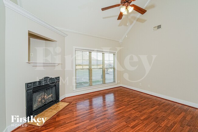 Photo - 180 Rossburg Dr