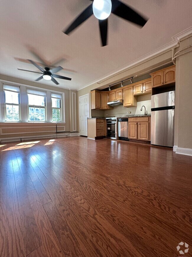 Building Photo - 1476 Beacon St Unit 2 Rental