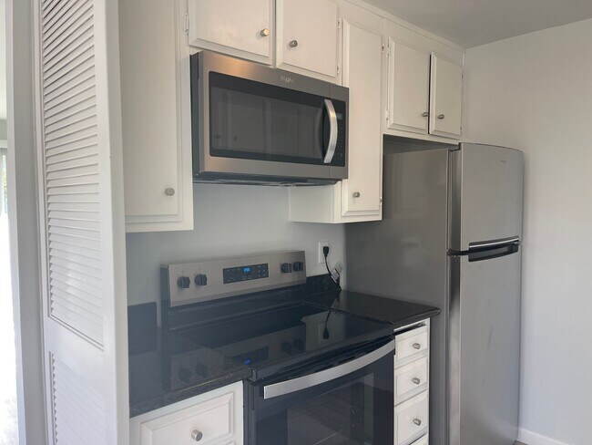 Photo - Gated & Remodeled 1br/1ba on Lake near Pool Unit 3