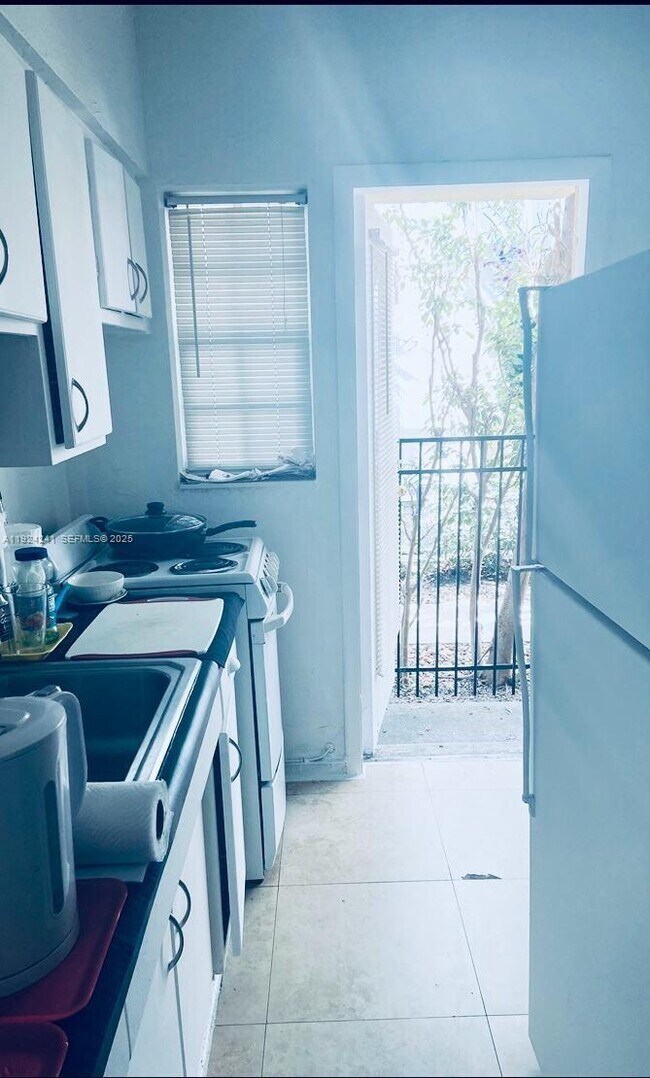 Photo - 635 8th St Unit 103