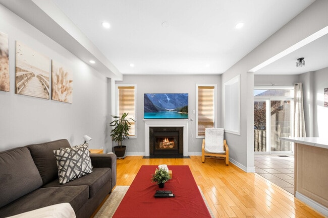 Building Photo - 6 Aria Ln