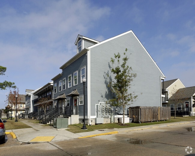 Photo - Walnut Square