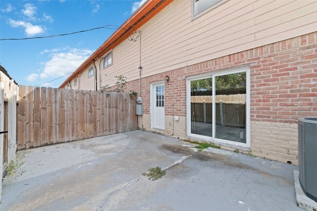Building Photo - 7821 Fuqua St Unit 7821