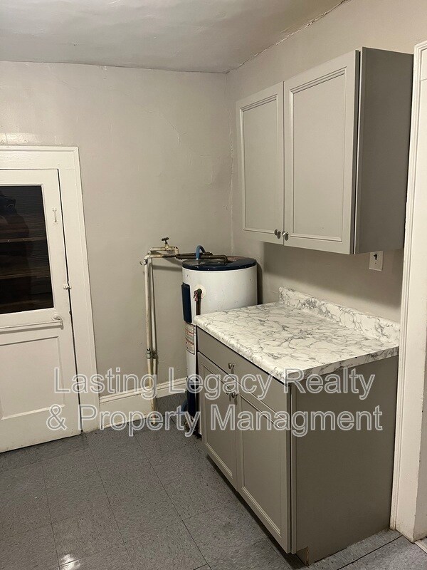 Photo - 417 24th St NW